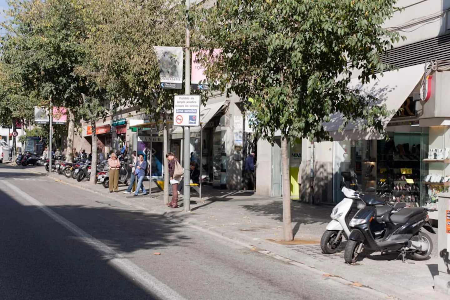 Calle tranquila junto al apartamento