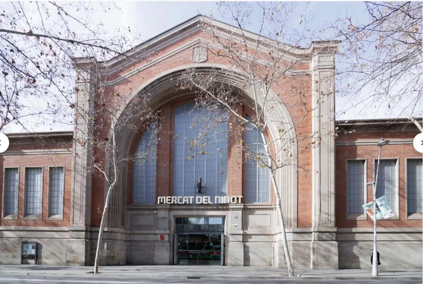 Fachada del Mercat del Ninot
